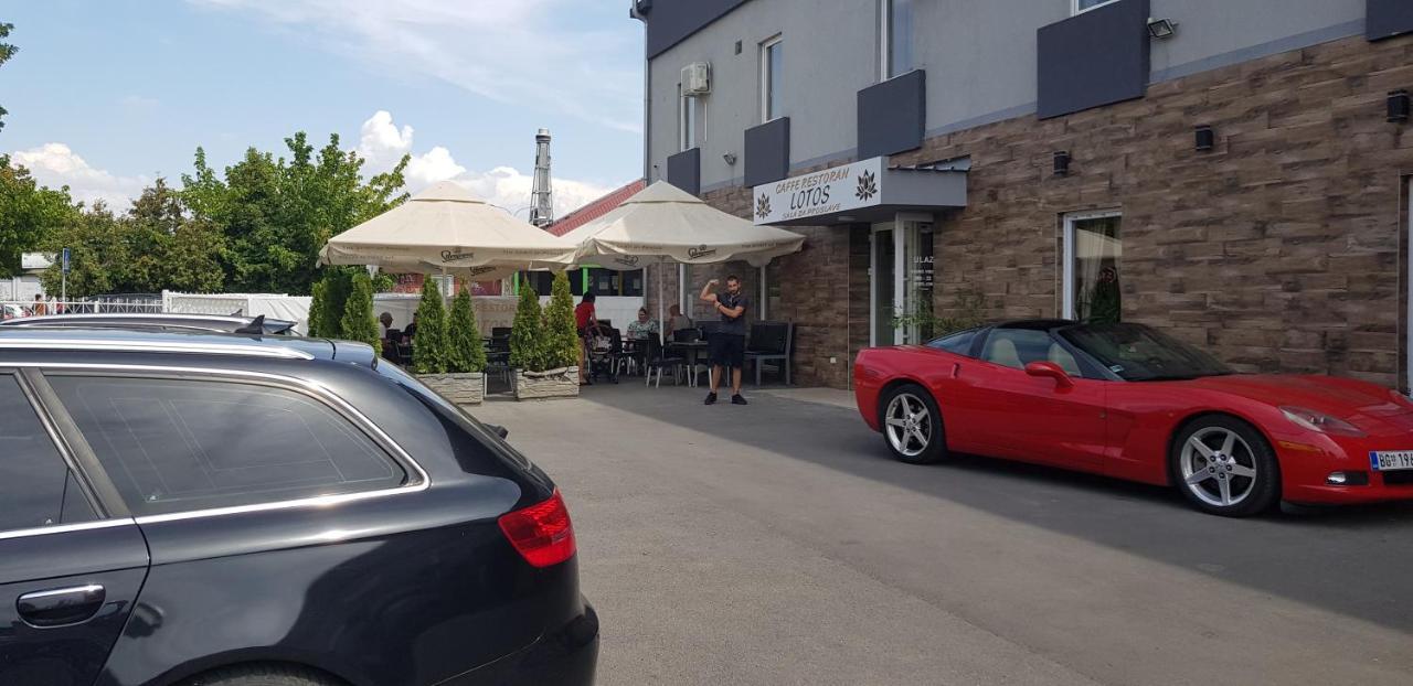 ホテル Dnd-X Pančevo エクステリア 写真