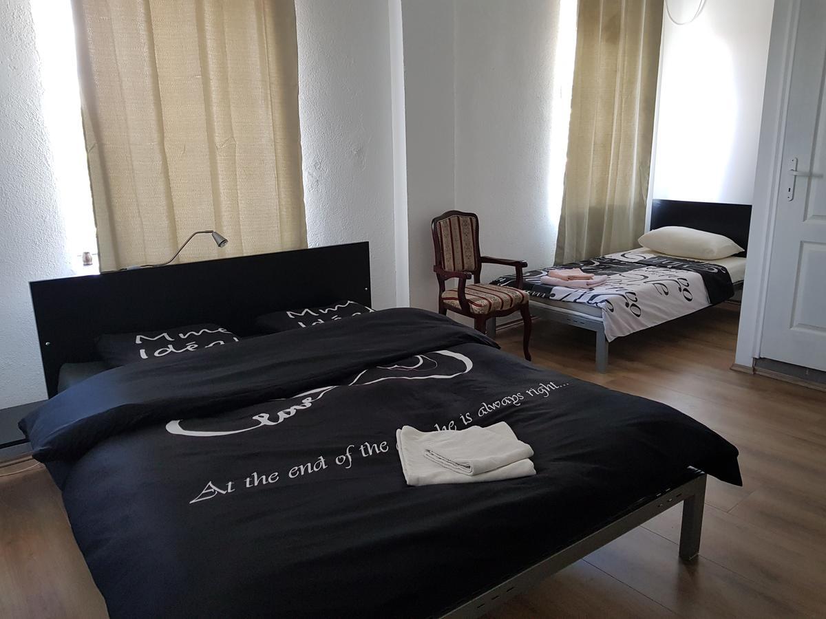 ホテル Dnd-X Pančevo エクステリア 写真