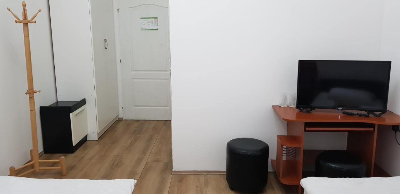 ホテル Dnd-X Pančevo エクステリア 写真